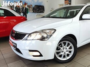 KIA CEE'D SW 1.6 CRDi LX Exclusive Friss Műszak...