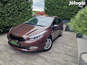 KIA CEE'D SW 1.6 GDI Limitált Prémium Egygazdás...