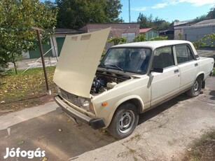 Lada 2105 .....