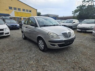 Lancia Ypsilon 1.2 8V Argento