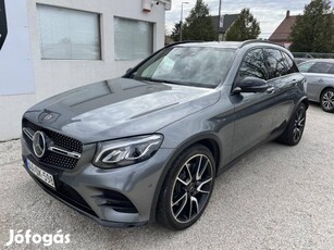 Mercedes-AMG GLC 43 AMG 4matic / Szervizkönyv /...