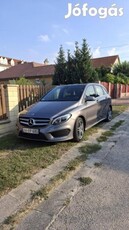 Mercedes-Benz B-Osztály B 180 AMG Line panoráma...