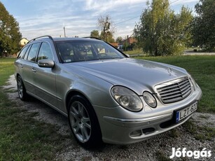 Mercedes E 270 Alufelnivel szervizelt vonóhorogos sok műszakival