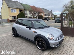 Mini Mini Cooper 1.6 Friss Műszaki