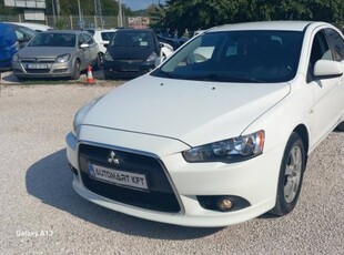 Mitsubishi Lancer 1.5 Invite Sportback Szép áll...