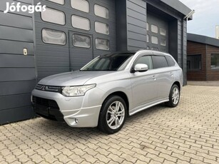 Mitsubishi Outlander 2.2 DI-D Instyle Navi 4WD...