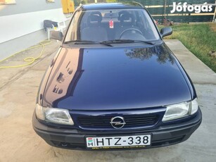 Opel Astra ,F, 56ekm futott eladó.