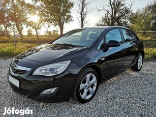 Opel Astra J 1.4 Enjoy Szervizkönyves.Ülésfűtés...