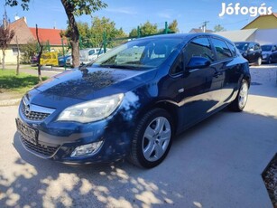 Opel Astra J 1.4 T Cosmo Ülésfűtés.kormányfűtés...