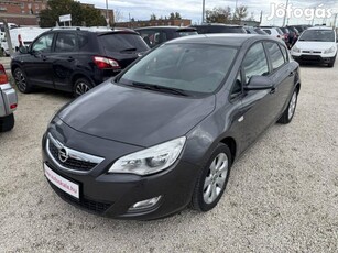 Opel Astra J 1.4 T Selection 138E KM Szervízkön...