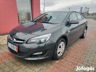 Opel Astra J Sedan 1.4 Selection Edition