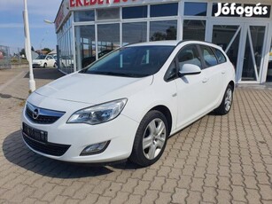 Opel Astra J Sports Tourer 1.4 Enjoy szép állap...