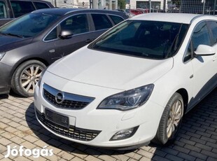 Opel Astra J Sports Tourer 1.4 T Cosmo Motor ne...