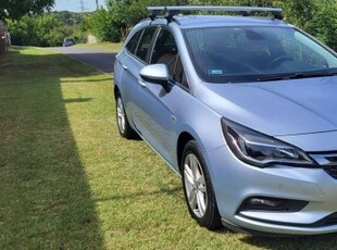 Opel Astra Sports Tourer 1.6 CDTI - Navi, elöl-hátul radar, szép!