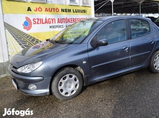 Peugeot 206 1.4 Urban Plus Vonóhorog!