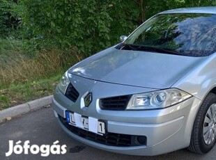 Renault Megane Autentique Plus 1.4 i 16V 98le.benz