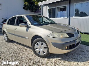 Renault Megane Limousine 1.6 Voyage mo-i!