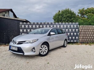 Toyota Auris Touring Sports 1.33 Live ECO Magya...