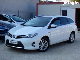 Toyota Auris Touring Sports 1.8 HSD Executive S...