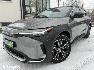 Toyota BZ4X Executive AWD +Skyview