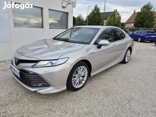 Toyota Camry 2.5 Hybrid Executive CVT Szervizkö...