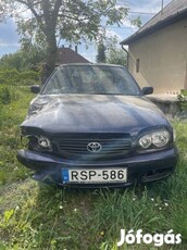 Toyota Corolla E11,balesetben sérült