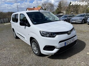 Toyota Proace City Verso 1.5D Shuttle L2H1 [7 s...