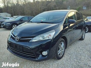 Toyota Verso 1.6 D-4D Active Szervizkönyv-79.46...