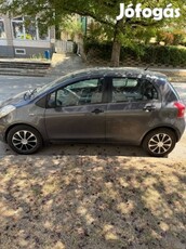 Toyota Yaris 1.4 Vonóhoroggal Magánszemélytől