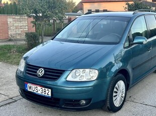 Volkswagen Touran 1.6 FSI Trendline 7 személyes...