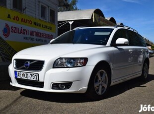 Volvo V50 1.6 D [D2] Momentum végig vezetett sz...