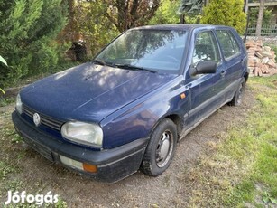 VW Golf műszaki és rendszám nélkül