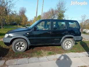 7 személyes Nissan Terrano 2 eladó