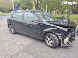 Eladó sérült autó Volkswagen Golf V , érvényes műszakival, forgalomba