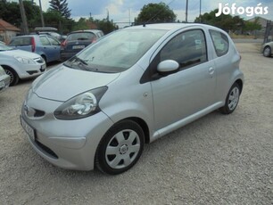 Toyota Aygo 1.0 AC Szervizkönyves