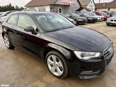 AUDI A3 2.0 TDI Attraction Szervizkönyves.Sáv/T...