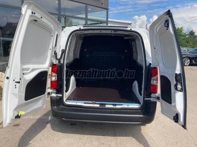 OPEL COMBO Cargo 1.5 DTH L2H1 2.4t Cargo Edition KÉSZLETKISÖPRÉS+AJÁNDÉK TÉLIGUMI GARNITÚRÁVAL!!!