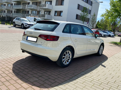 AUDI A3 Sportback 1.6 TDI Attraction S-tronic