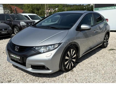 HONDA CIVIC 1.8 Sport Xenon!Kamera!Ülésfűtés!Tempomat!Kihangosító!Premium-Sound!