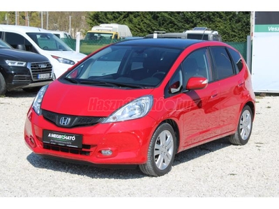 HONDA JAZZ 1.4 Executive Panorámatető. Digitklíma. Tempomat