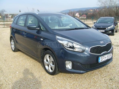 KIA CARENS 1.6 GDI LX SZERVIZKÖNYV. TOLATÓRADAR. ELSŐ ÉS HÁTSÓ ÜLÉSFŰTÉS. TEMPOMAT. BÉZS BELSŐ