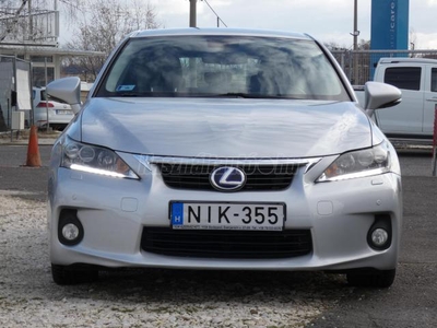 LEXUS CT 200h Mark Levinson Top (Automata)