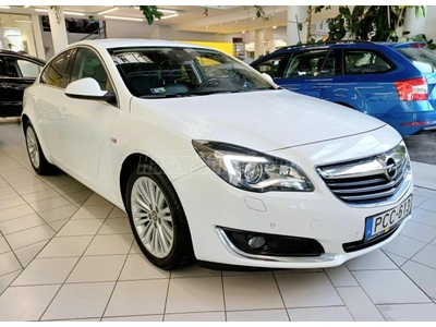 OPEL INSIGNIA 2.0 CDTI Cosmo (Automata) magyarországi. 1.TULAJ. BŐR. NAVI. LED. KAMERA. SÁVTARTÓ. KÖVETŐ TEMPOMAT