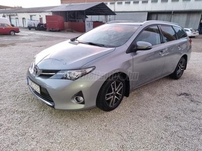 TOYOTA AURIS 1.4 D-4D Live