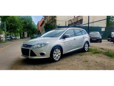 FORD FOCUS 1.6 Ti-VCT Champions