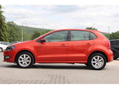 VOLKSWAGEN POLO V 1.2 70 Comfortline Egyedi szín. különleges megjelenés