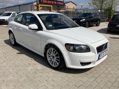 VOLVO C30 1.6 D [D2] R-Design