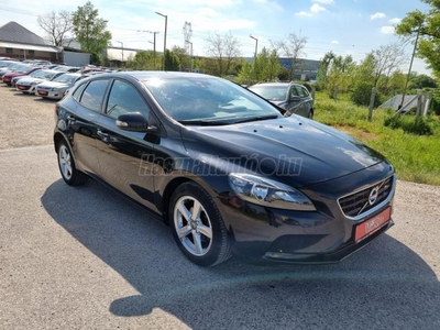 VOLVO V40 1.6 D [D2] Kinetic Garanciával . ingyenes házhozszállítással . ingyenes szervízekkel