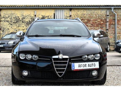 ALFA ROMEO 159 SW 2.0 JTDm 16V Distinctive D.KLÍMA - NAVI - TEMPOMAT - R17 - OLASZ ROZSDAMENTES!