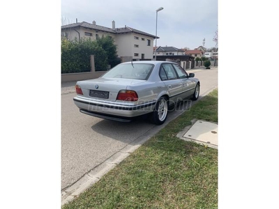 BMW 740i 4.4-V8-Manual-6!